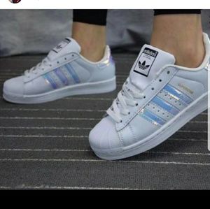 Adidas superstars